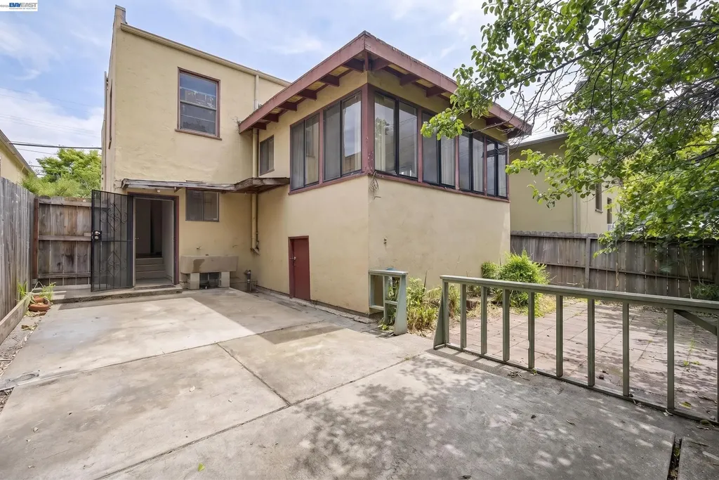 1227 33rd Street Oakland CA 94610