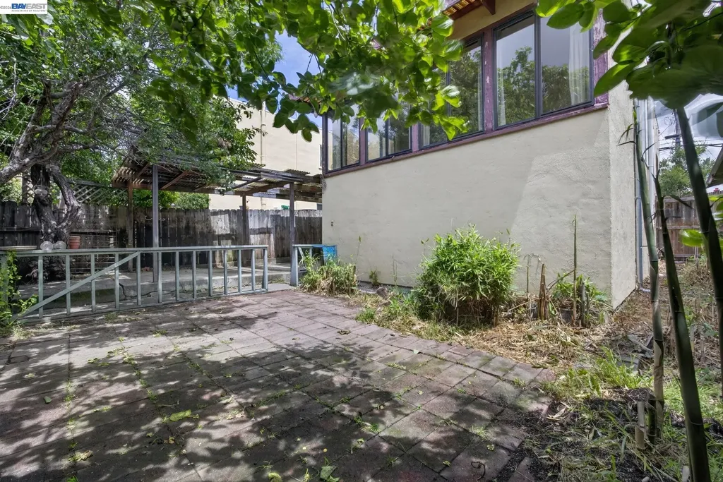 1227 33rd Street Oakland CA 94610
