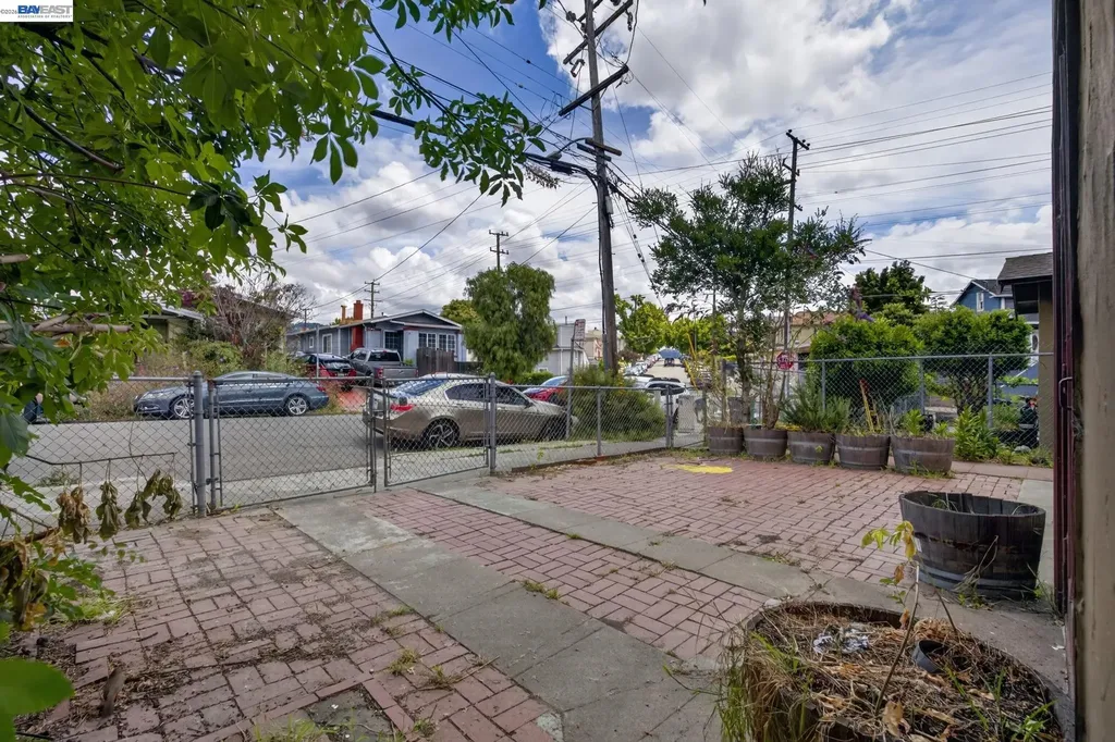 1227 33rd Street Oakland CA 94610