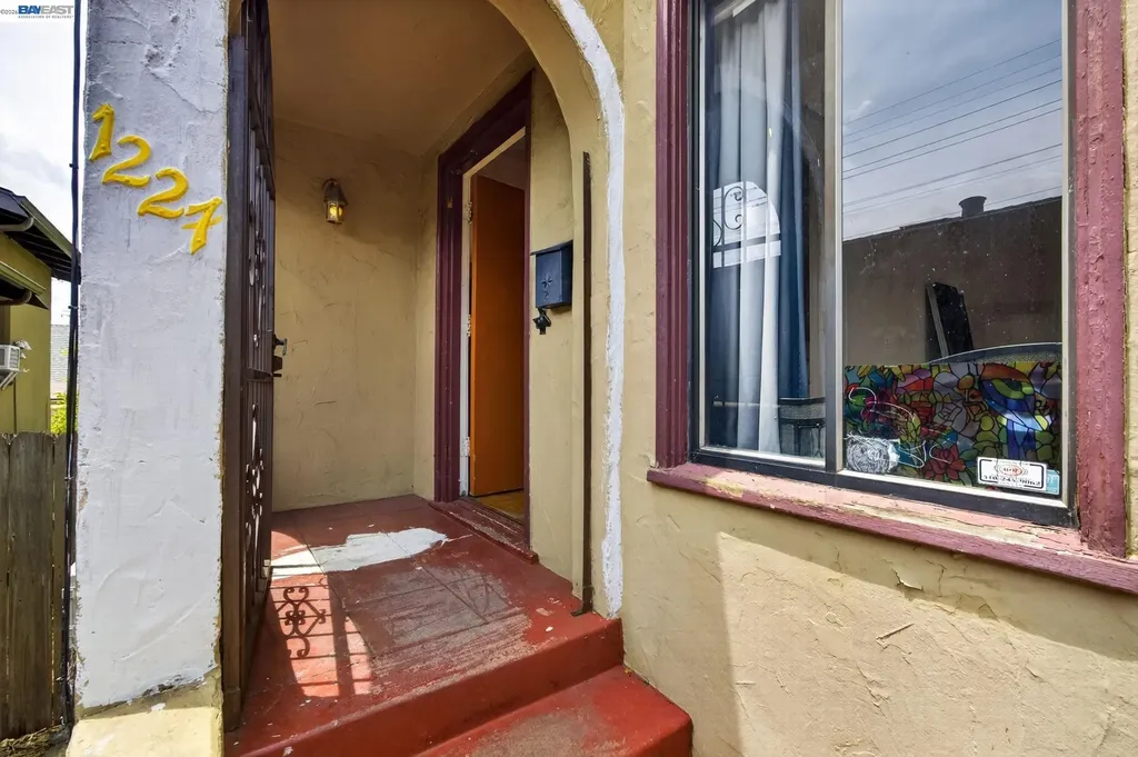 1227 33rd Street Oakland CA 94610