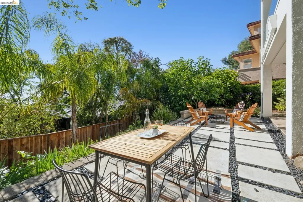 16030 Broadway Terrace Oakland CA 94611