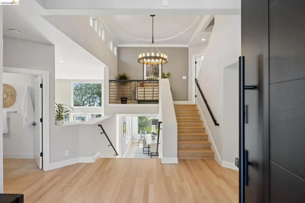 16030 Broadway Terrace Oakland CA 94611