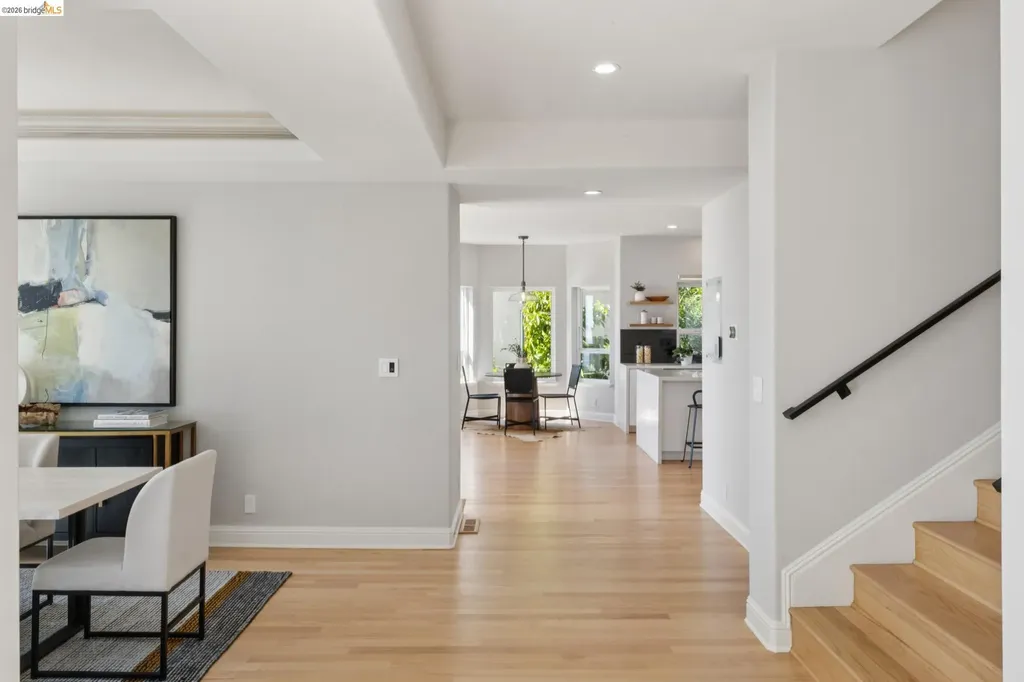 16030 Broadway Terrace Oakland CA 94611