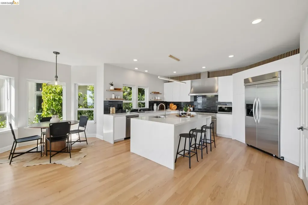 16030 Broadway Terrace Oakland CA 94611