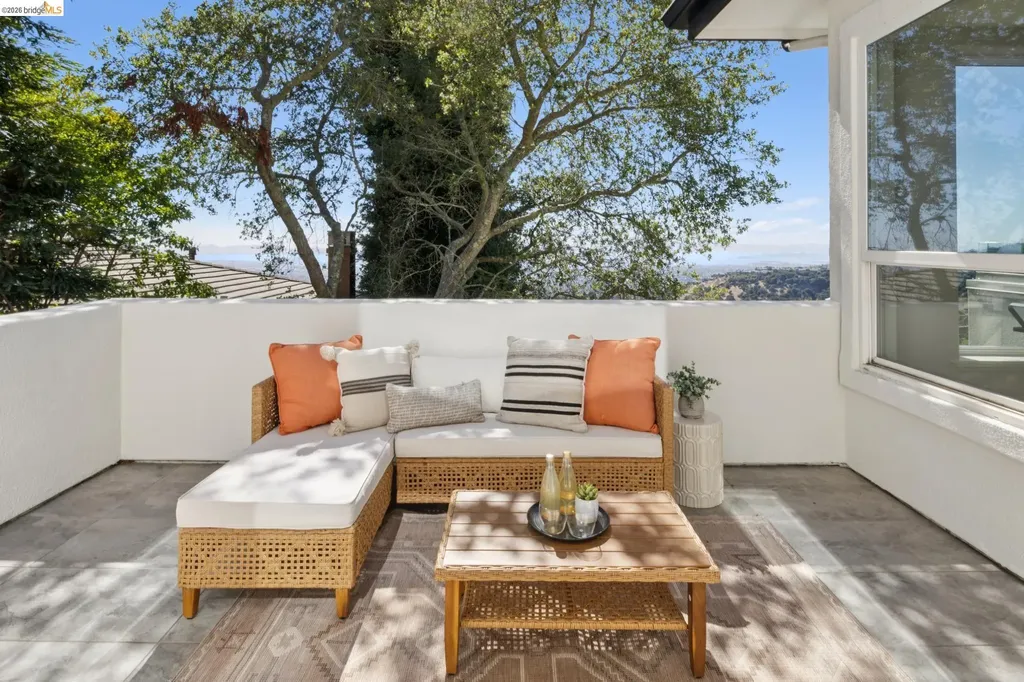 16030 Broadway Terrace Oakland CA 94611