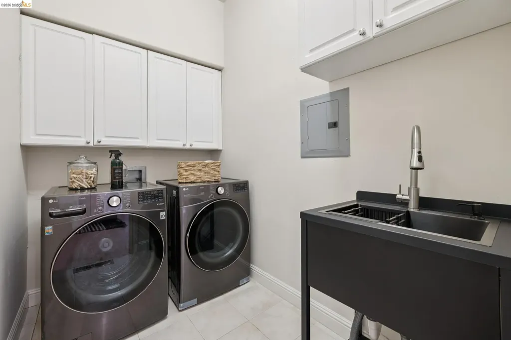 16030 Broadway Terrace Oakland CA 94611