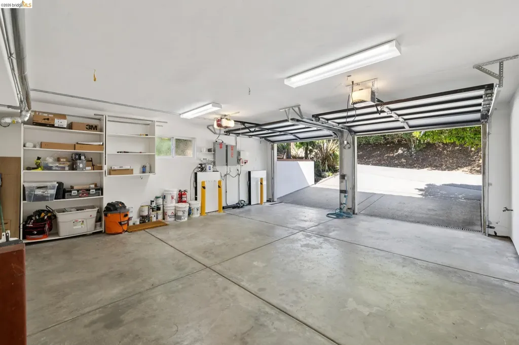 16030 Broadway Terrace Oakland CA 94611