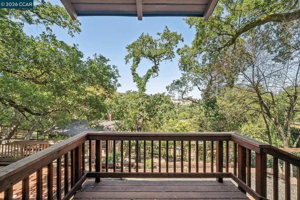 996 Hawthorne Drive Lafayette CA 94549