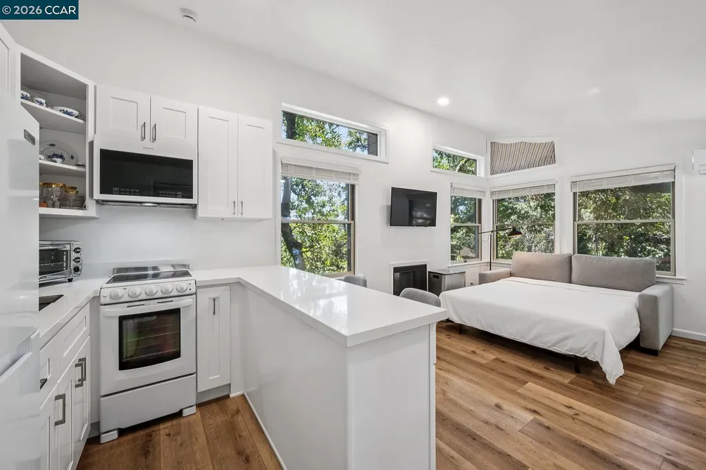 996 Hawthorne Drive Lafayette CA 94549