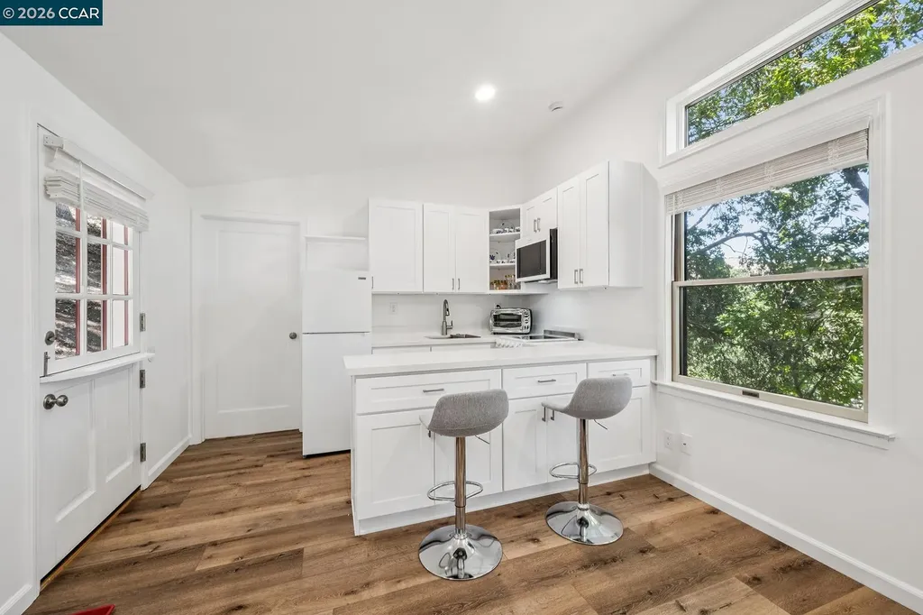996 Hawthorne Drive Lafayette CA 94549