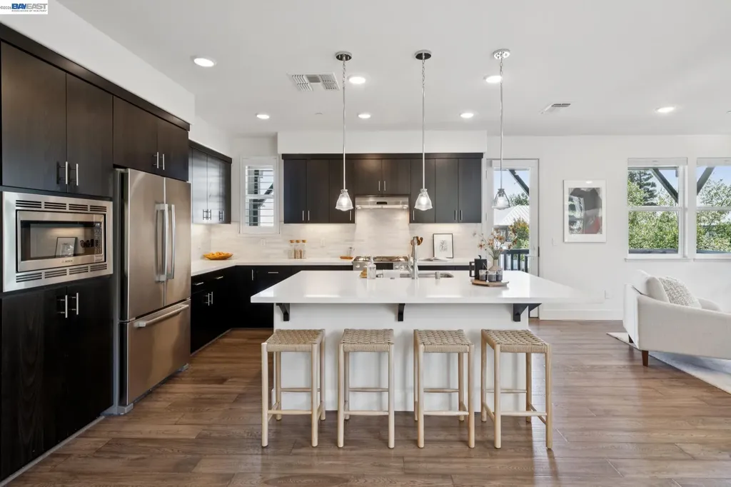 472 Diller Street Alameda CA 94501