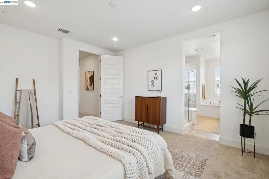 472 Diller Street Alameda CA 94501