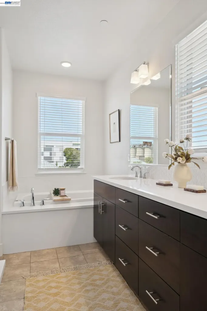 472 Diller Street Alameda CA 94501