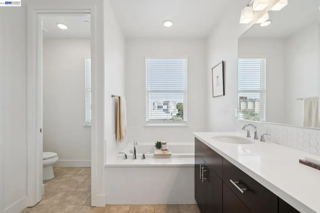 472 Diller Street Alameda CA 94501