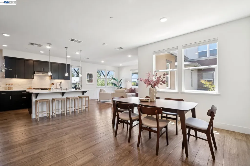 472 Diller Street Alameda CA 94501