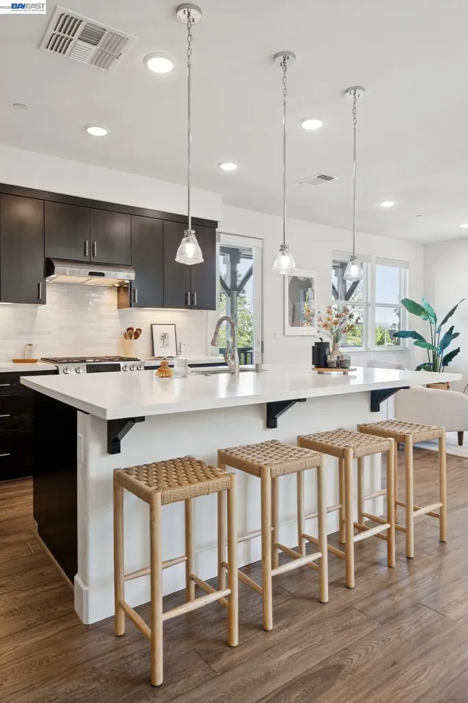 472 Diller Street Alameda CA 94501