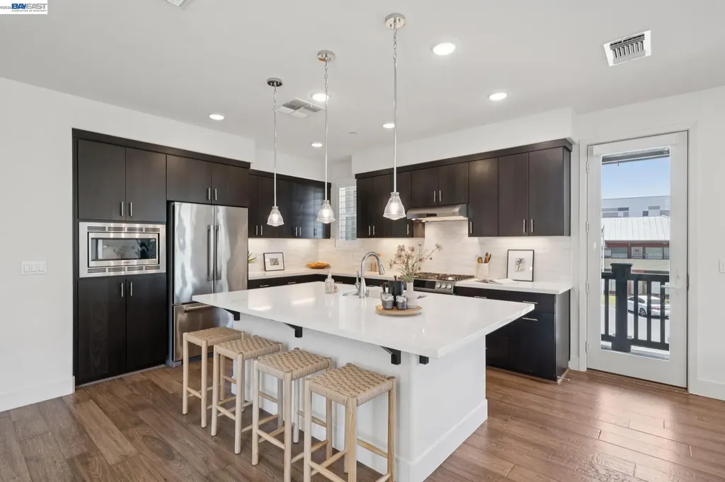 472 Diller Street Alameda CA 94501