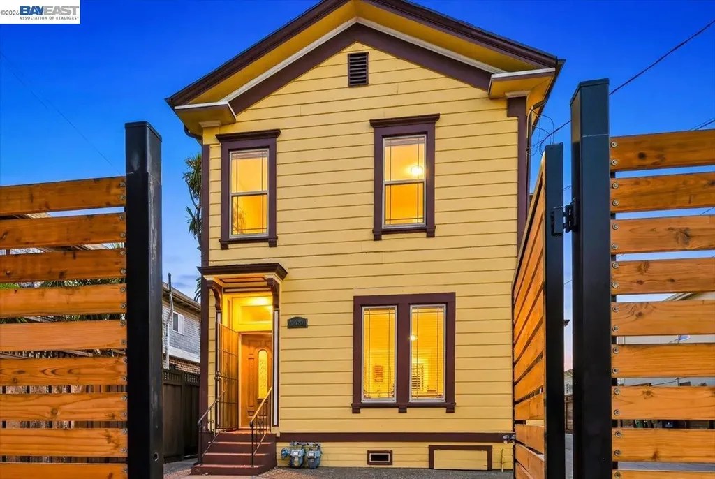 Oakland CA, 2836 Myrtle Street
