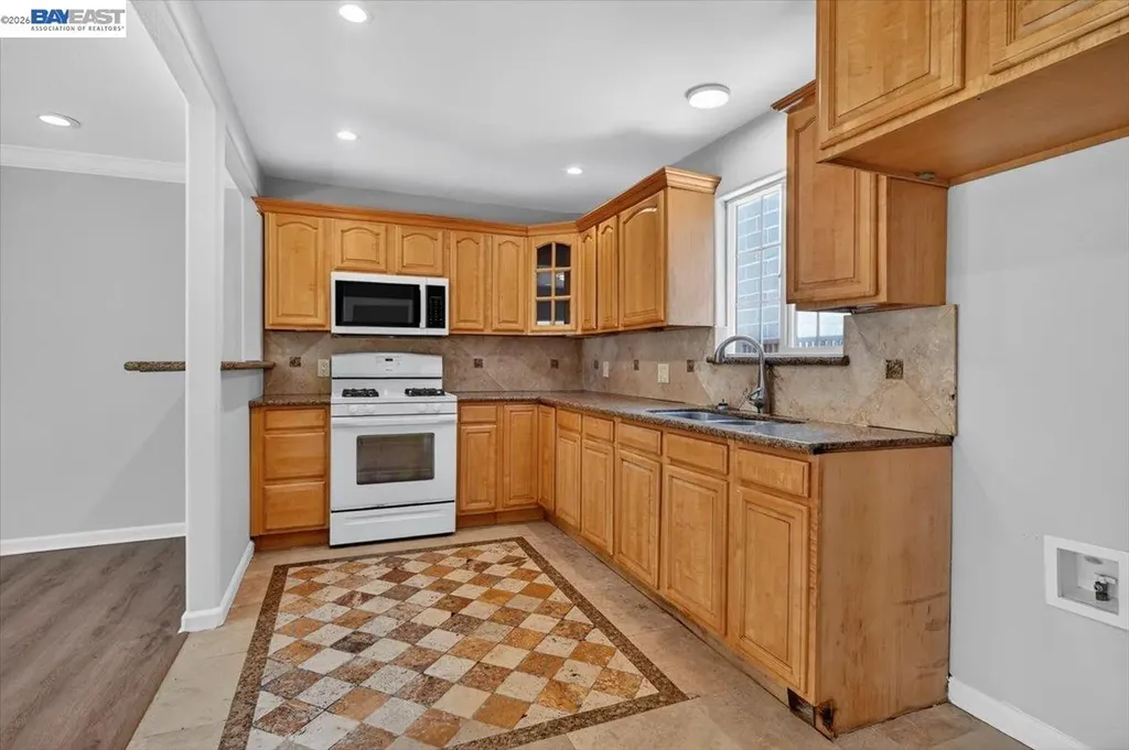 2836 Myrtle Street Oakland CA 94608