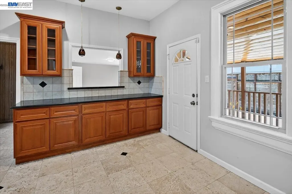2836 Myrtle Street Oakland CA 94608