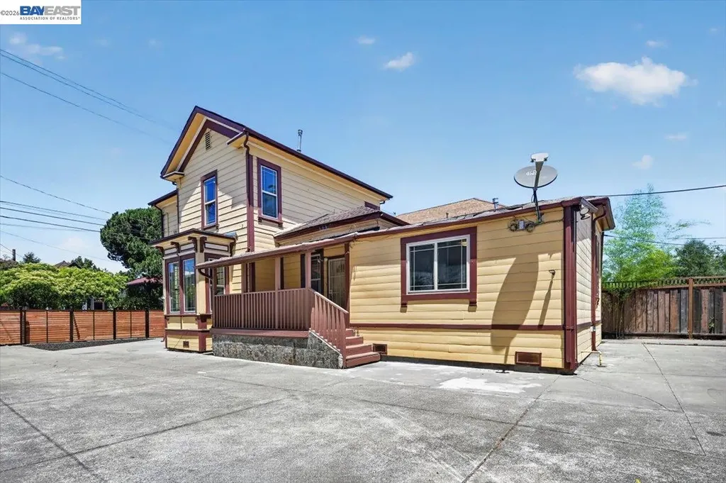 2836 Myrtle Street Oakland CA 94608