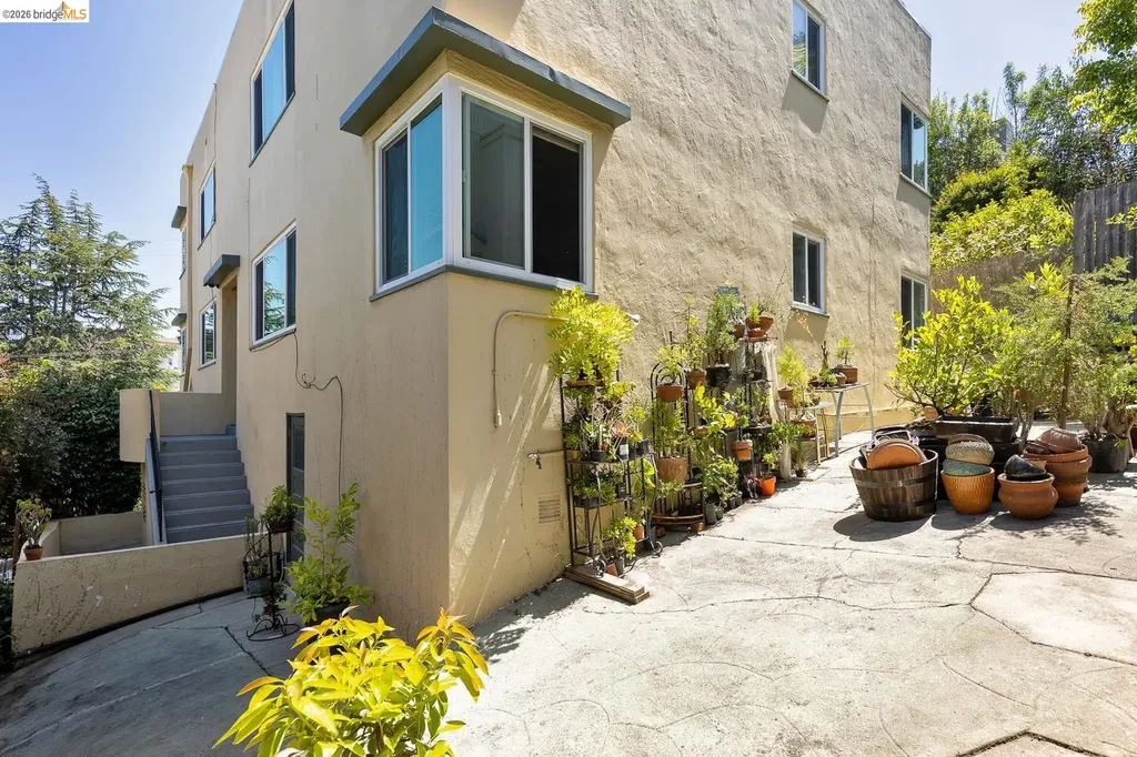 615 Hillsborough Street Oakland CA 94606