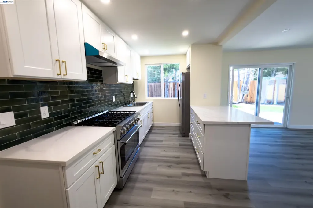 43387 Lindenwood Street Fremont CA 94538