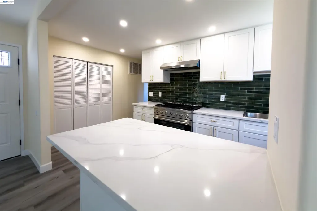 43387 Lindenwood Street Fremont CA 94538