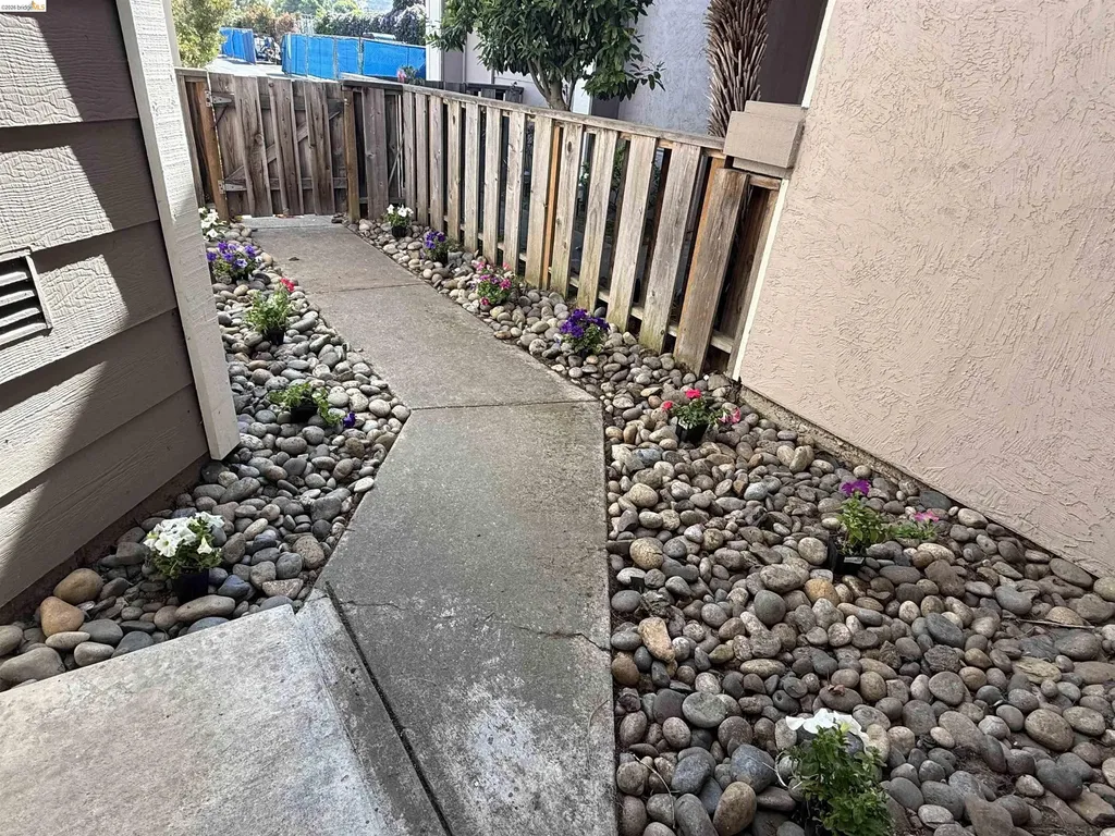 2487 Heathrow Lane San Leandro CA 94577