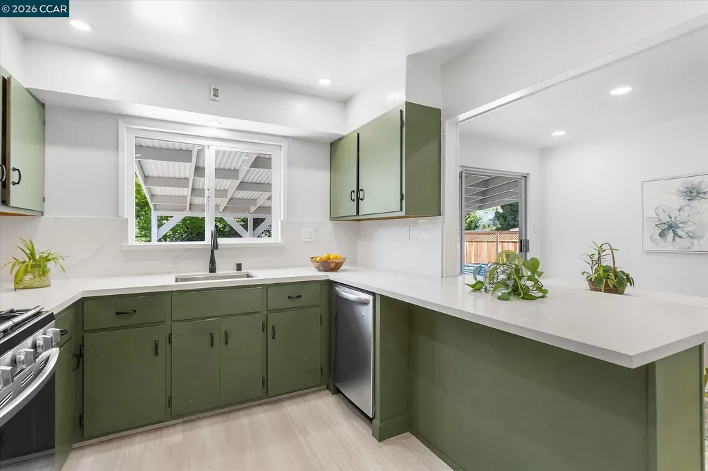 17381 Via La Jolla San Lorenzo CA 94580