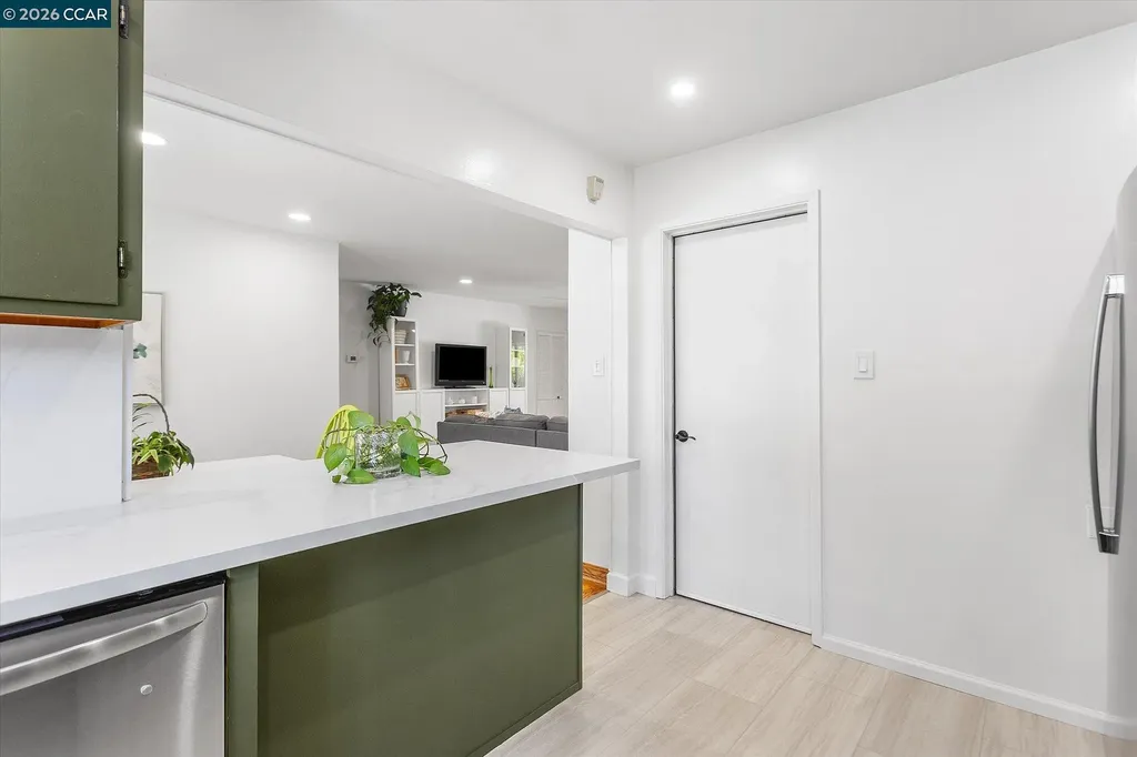 17381 Via La Jolla San Lorenzo CA 94580