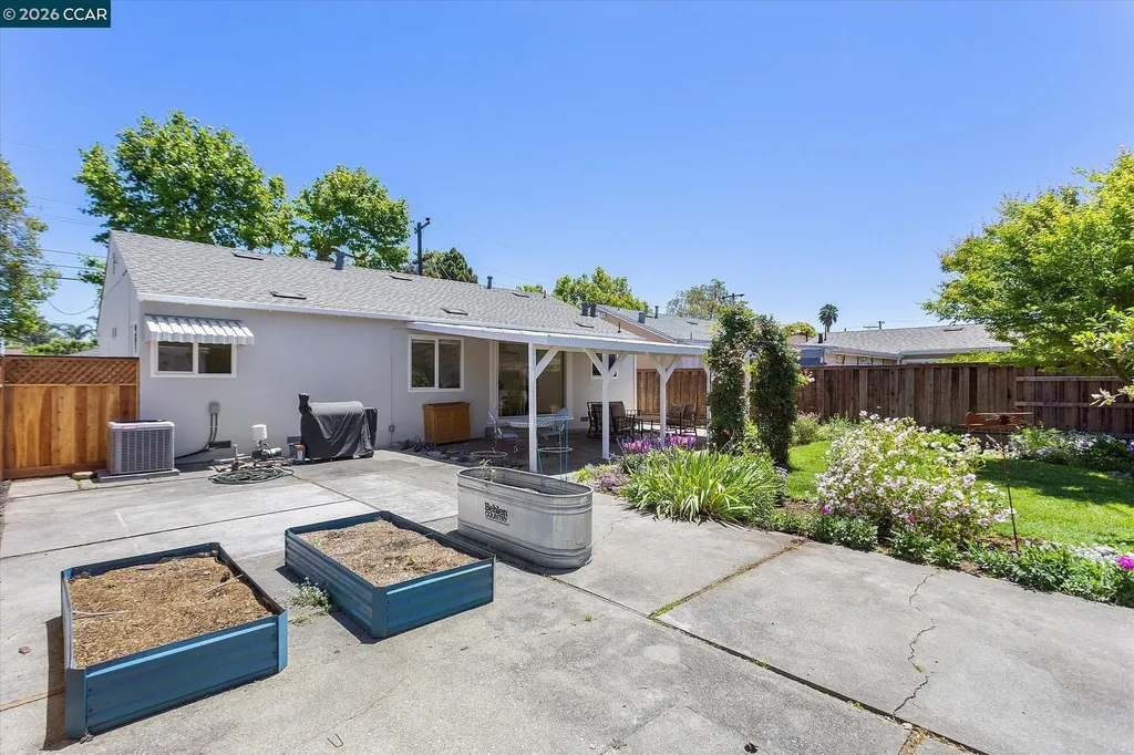 17381 Via La Jolla San Lorenzo CA 94580