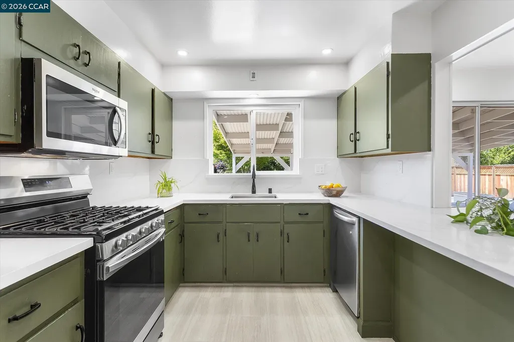 17381 Via La Jolla San Lorenzo CA 94580