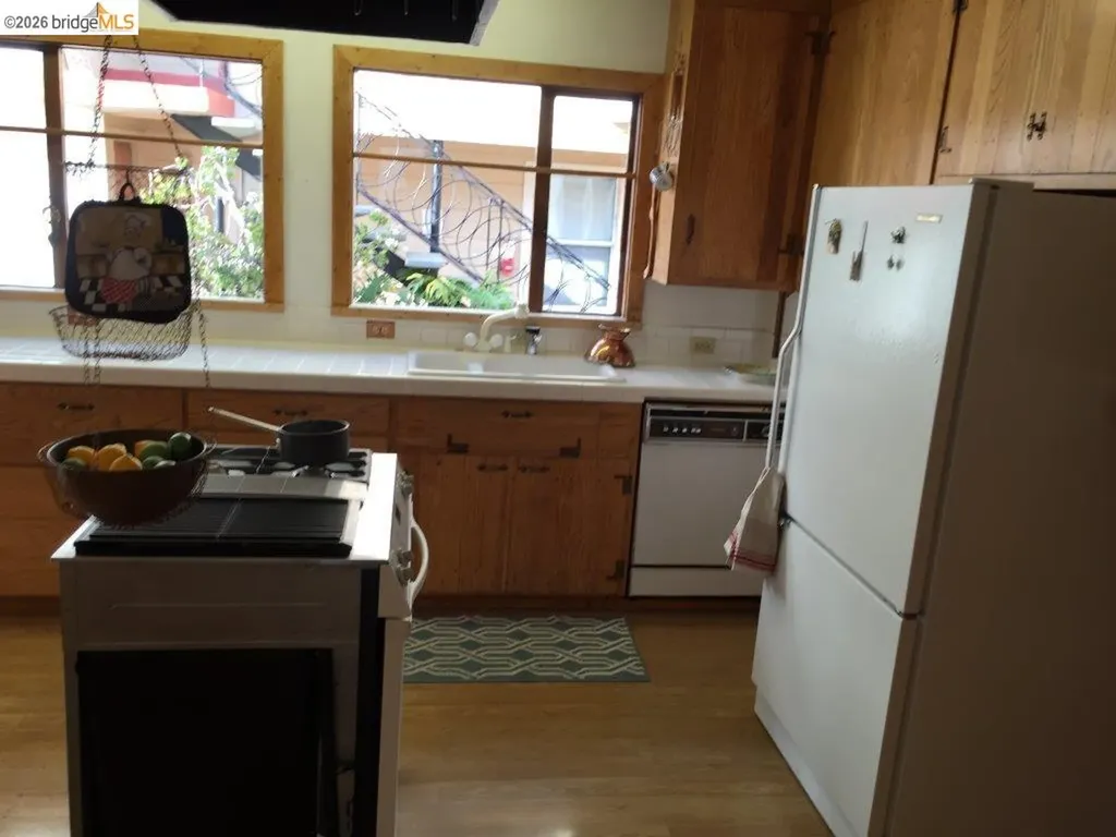 986 Kains Avenue Albany CA 94705