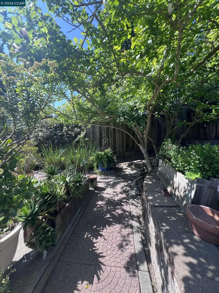 2246 Bridgeport Way Martinez CA 94553