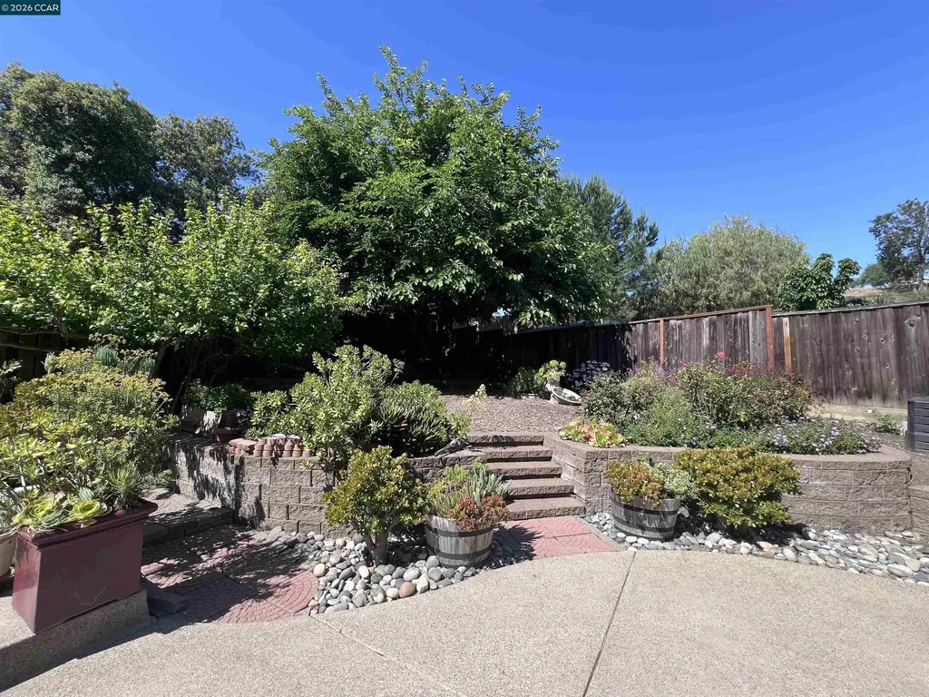 2246 Bridgeport Way Martinez CA 94553