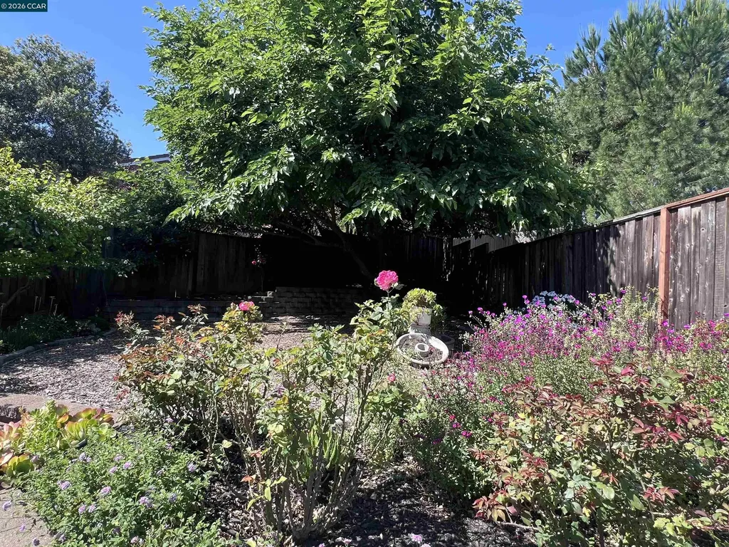 2246 Bridgeport Way Martinez CA 94553