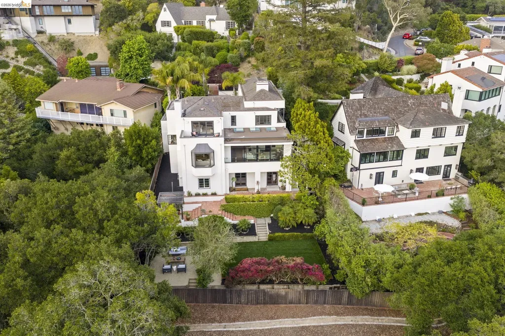 110 Somerset Road Piedmont CA 94611