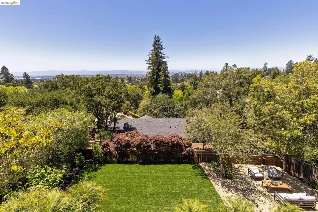 110 Somerset Road Piedmont CA 94611
