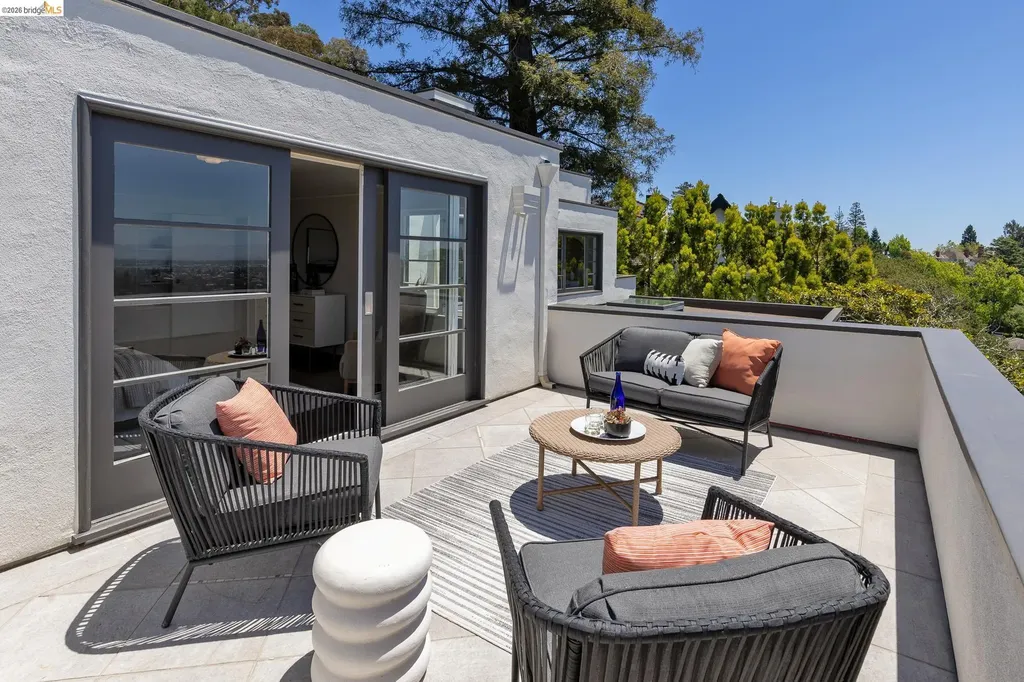 110 Somerset Road Piedmont CA 94611