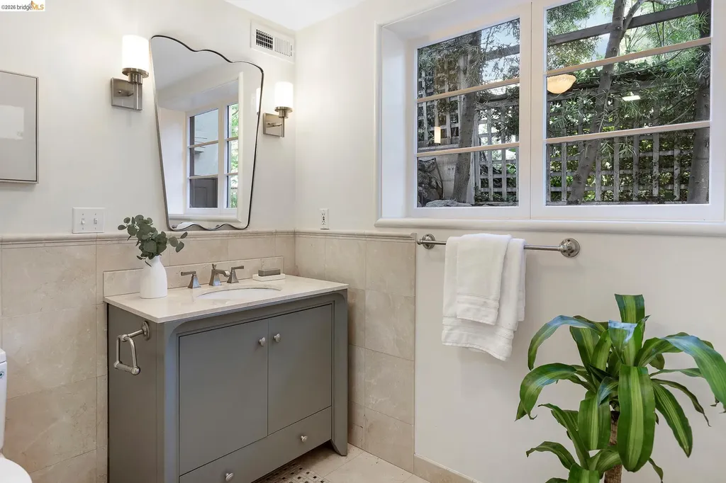 110 Somerset Road Piedmont CA 94611