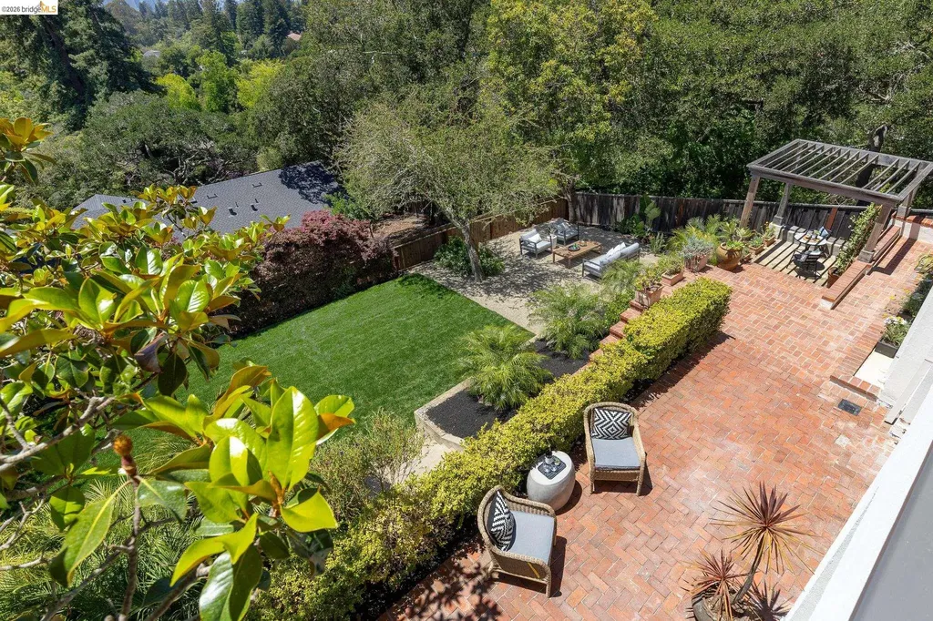 110 Somerset Road Piedmont CA 94611