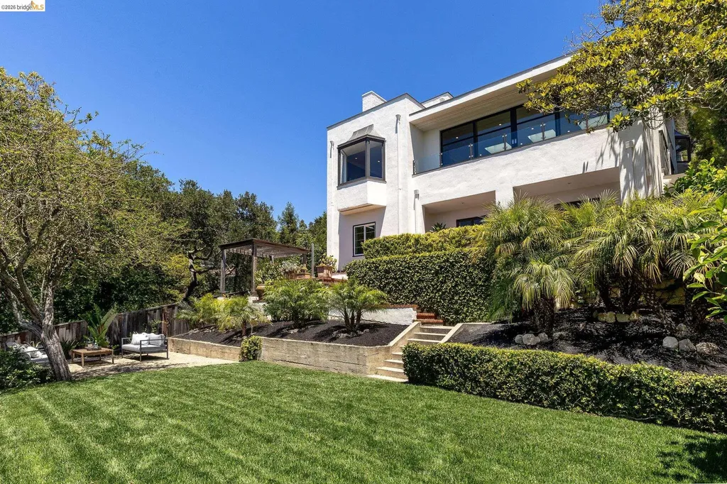 110 Somerset Road Piedmont CA 94611