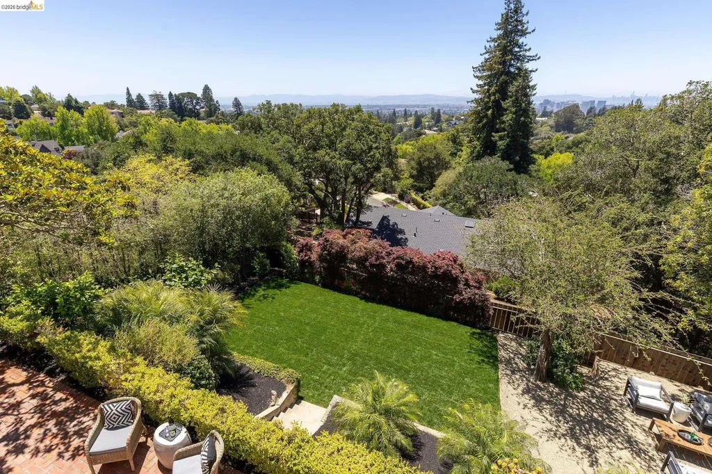 110 Somerset Road Piedmont CA 94611