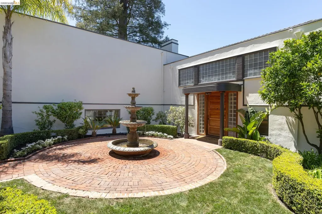 110 Somerset Road Piedmont CA 94611