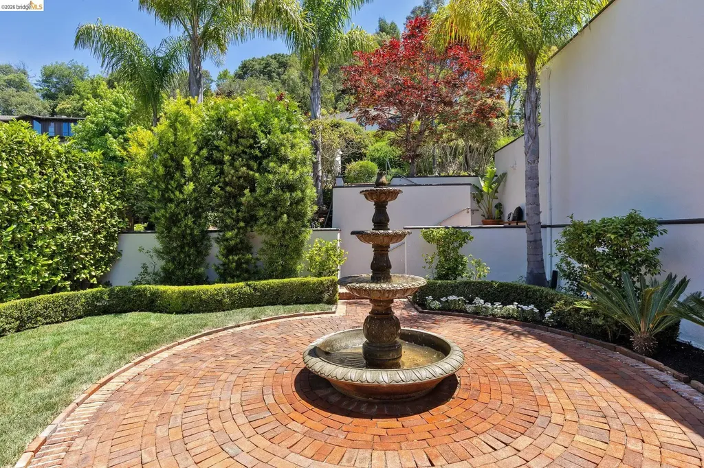 110 Somerset Road Piedmont CA 94611