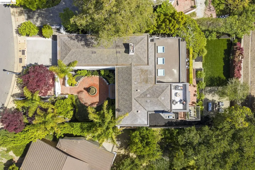 110 Somerset Road Piedmont CA 94611