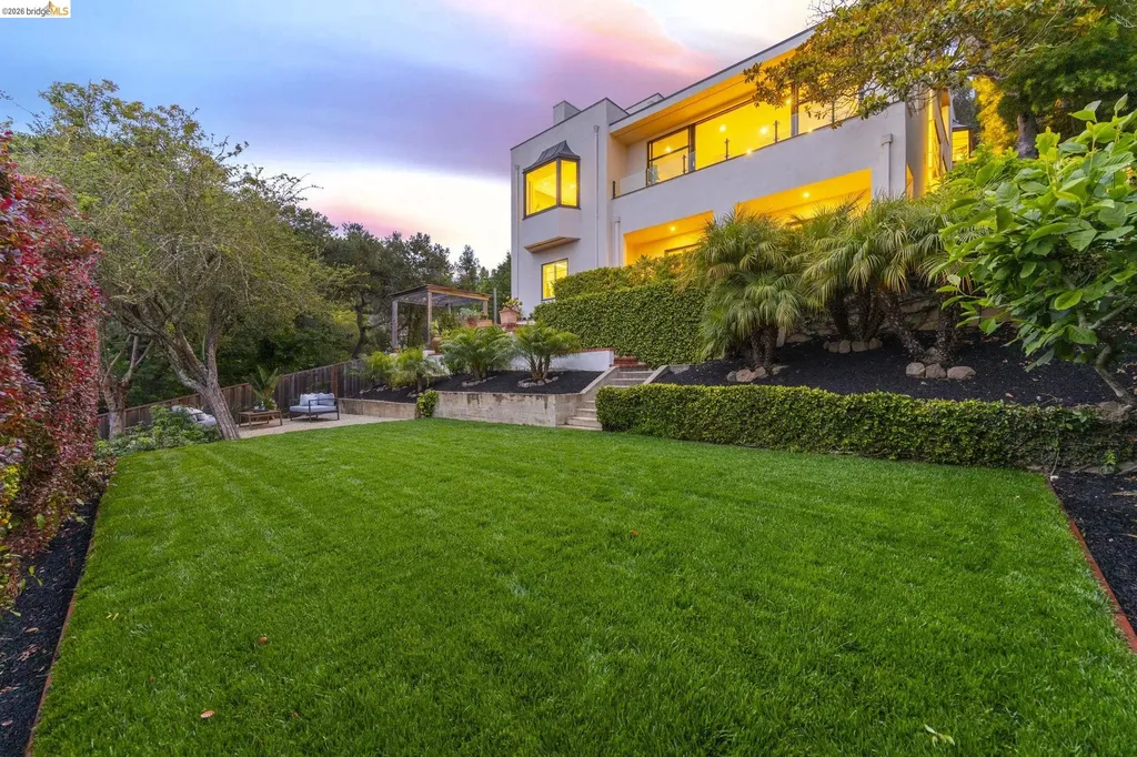 110 Somerset Road Piedmont CA 94611