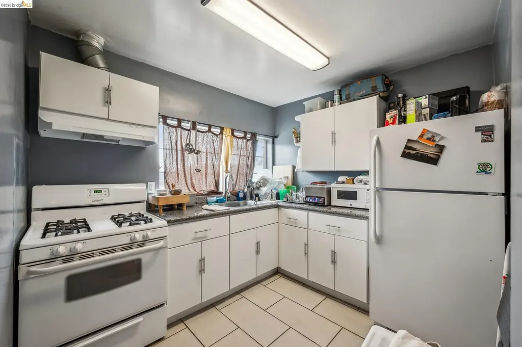 1820 International Boulevard Oakland CA 94606