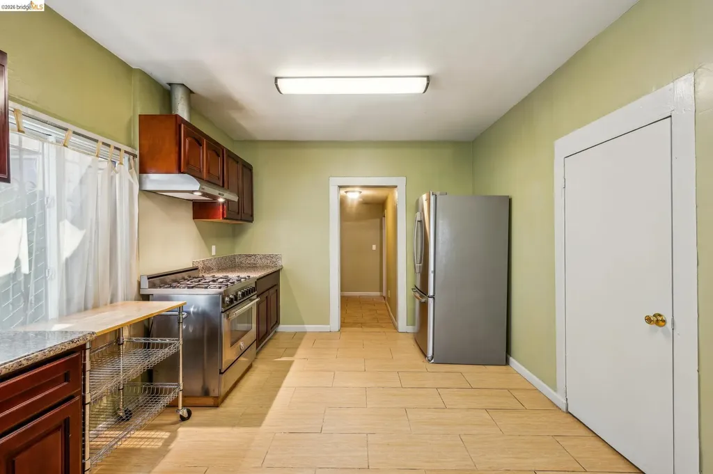 1820 International Boulevard Oakland CA 94606